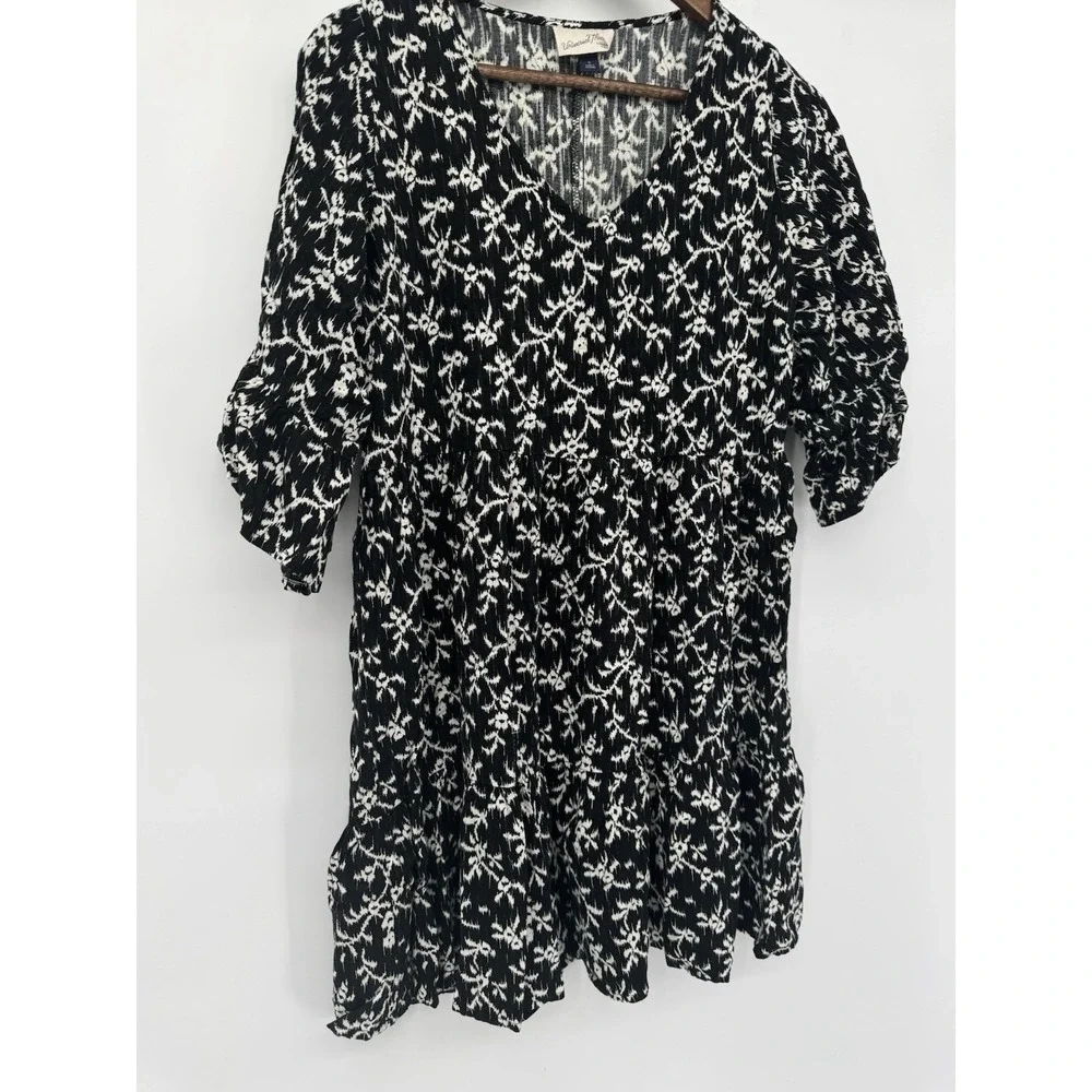 Universal Thread Black & White Floral V-neck Short Sleeve Dress‎ S Cottagecore